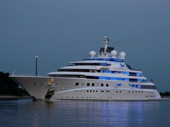 Megayacht 130 m Megayacht 130 m